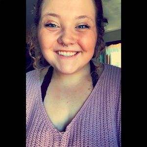 Meet your Posher, Emilee